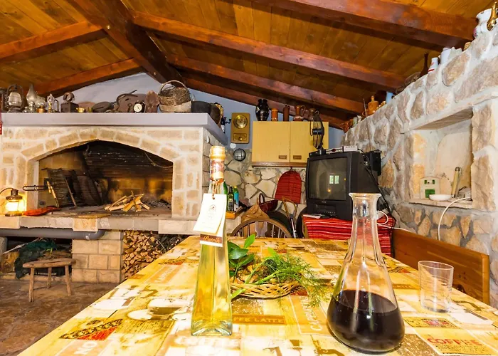 By The Sea Tkon, Pasman - 12346 *